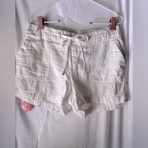Old Navy Women's Ivory Cargo Shorts
